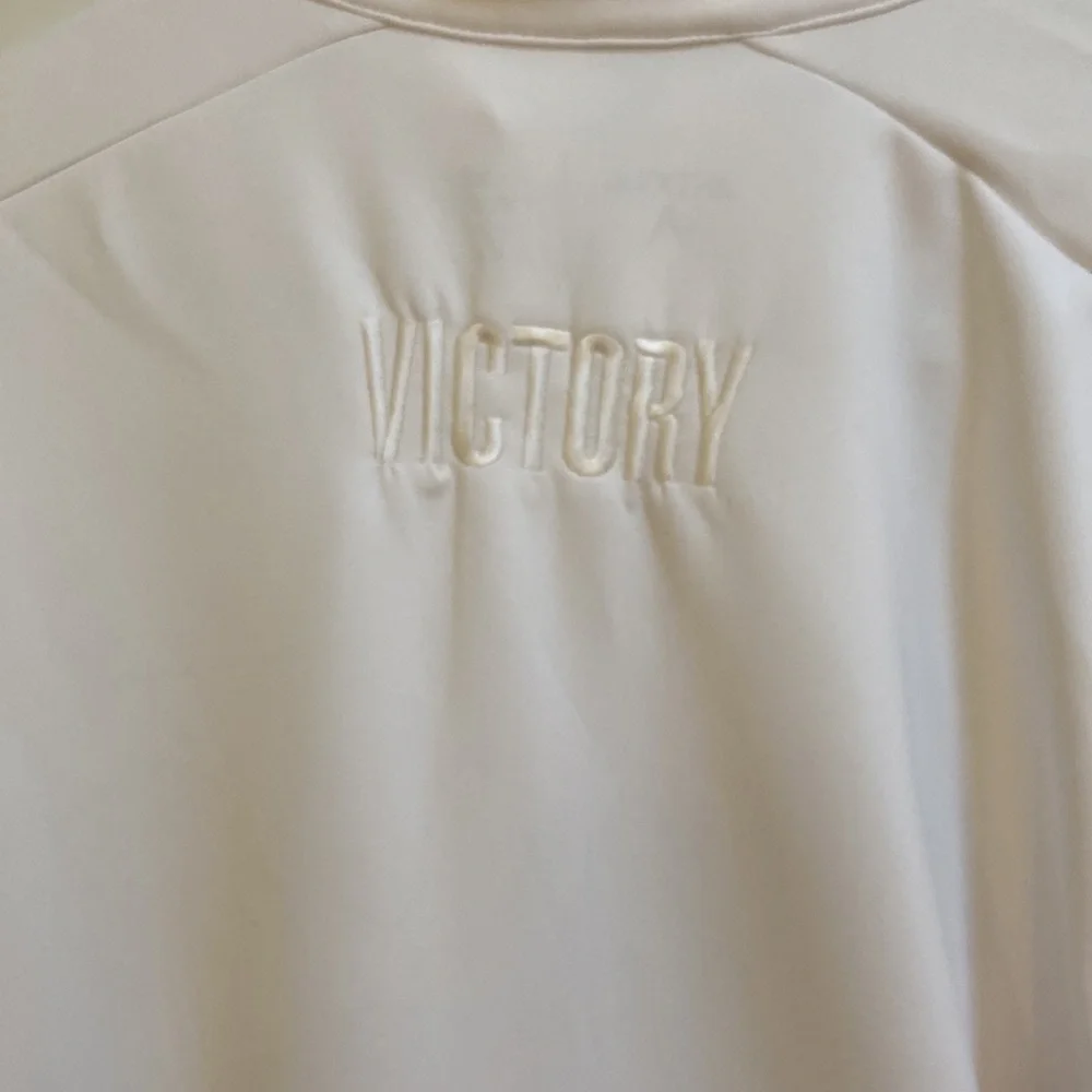 Antigua DALLAS COWBOYS STAR LOGO Generation 1/4 Zip W “ VICTORY” on back! ⭐️🏈 - Picture 6 of 7